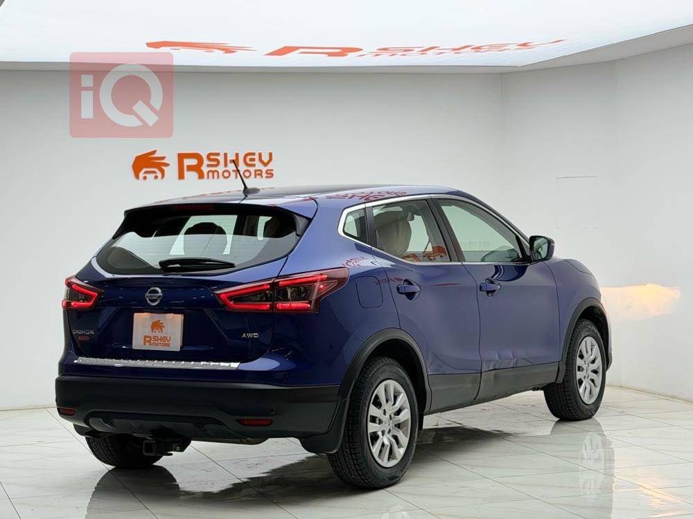 نيسان قاشقاي